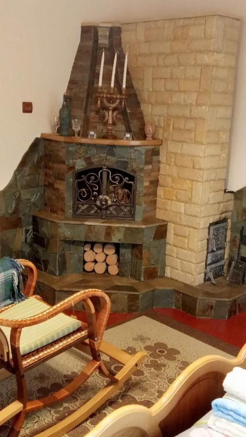 Bat'Kivska Hata Stari Kuty Ngoại thất bức ảnh